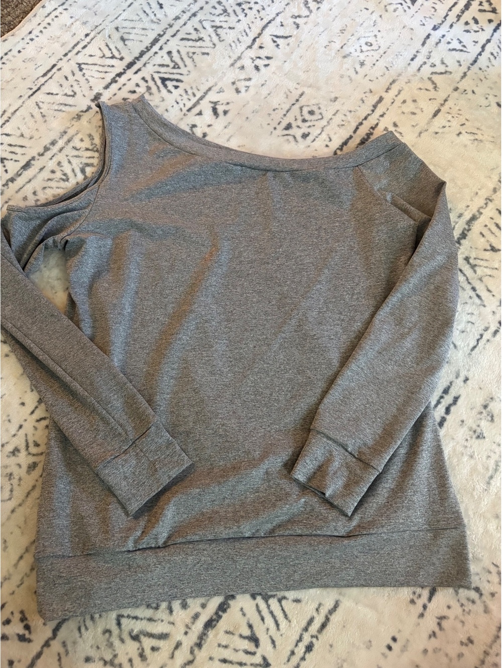 Gray Off-Shoulder Long Sleeve Sweatshirt Size M